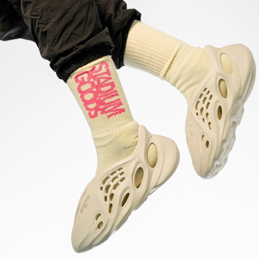 Foam RNNR in Ararat size 5.5 Men. Size 7 Women